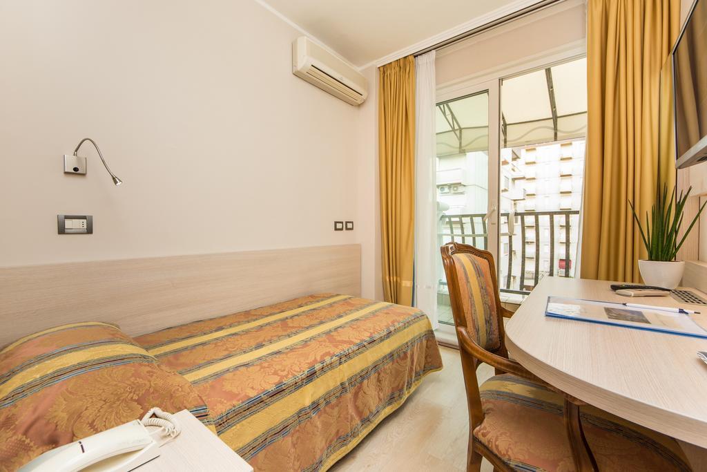 Hotel Croce Di Malta Λινιάνο Σαμπιαντόρο Εξωτερικό φωτογραφία