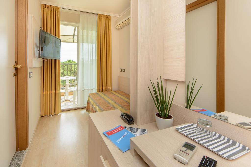 Hotel Croce Di Malta Λινιάνο Σαμπιαντόρο Εξωτερικό φωτογραφία
