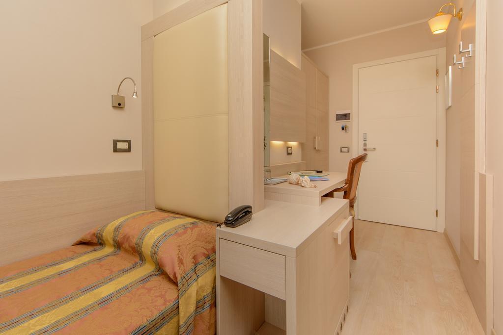 Hotel Croce Di Malta Λινιάνο Σαμπιαντόρο Εξωτερικό φωτογραφία